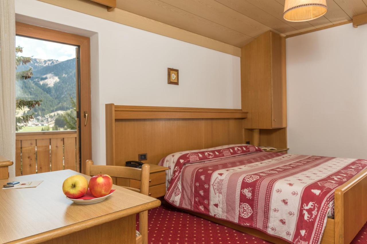 Hotel Garni Lastei Поцца-ді-Фасса Екстер'єр фото