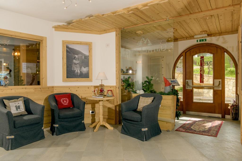 Hotel Garni Lastei Поцца-ді-Фасса Екстер'єр фото