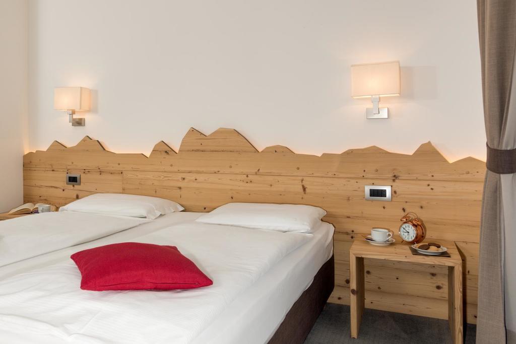 Hotel Garni Lastei Поцца-ді-Фасса Екстер'єр фото
