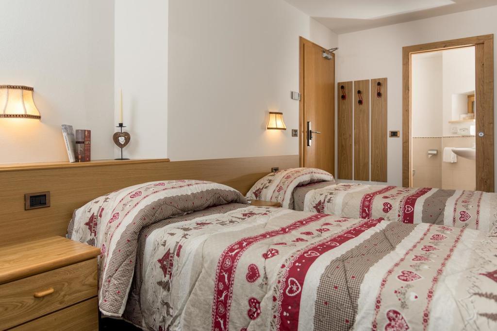 Hotel Garni Lastei Поцца-ді-Фасса Екстер'єр фото