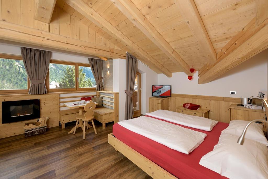 Hotel Garni Lastei Поцца-ді-Фасса Екстер'єр фото